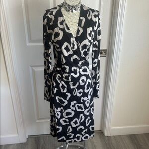 Diane Von Furstenberg Vintage Silk Black and White Wrap Dress 8